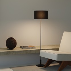 Lámpara de pie BASIC STYLO. Metal negro arenado y textil 25x25x150cm