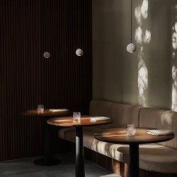 Lámpara de techo VITA.Bola travertino beige.5W 3000k.7x7x6.2cm |Sulion