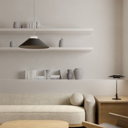 Lámpara de techo CARMEN. Metal cono negro y módulo blanco. LED 9W