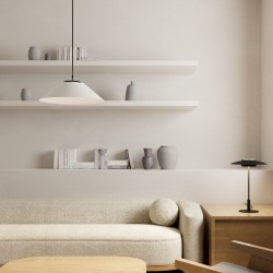 Lámpara de techo VALENTINA.Metal cono blanco y módulo negro.LED 18W