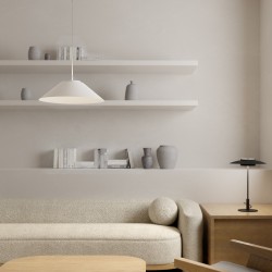 Lámpara de techo VALENTINA.Metal cono blanco y módulo blanco. LED 18W