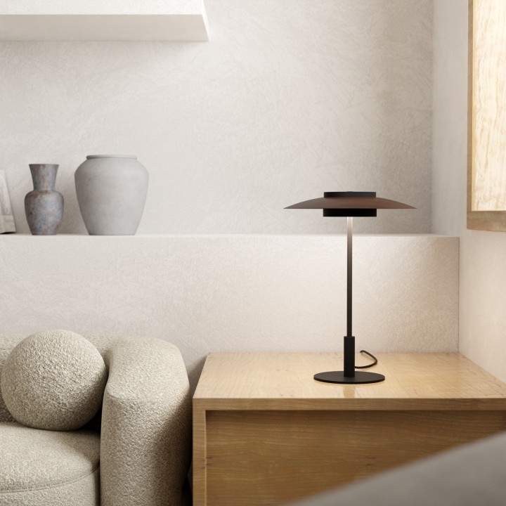 Sobremesa VALENTINA. Metal negro y tulipa acabado madera. LED 9W. CCT