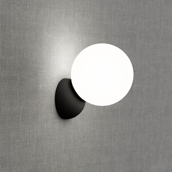 Aplique VOLGA. Metal negro arenado y bola difusor opal. 1xG9 | Sulion