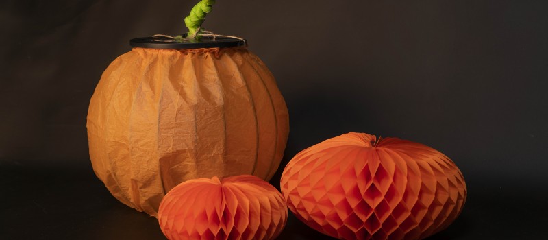 Cómo crear un ambiente terrorífico con la iluminación de casa en este Halloween.