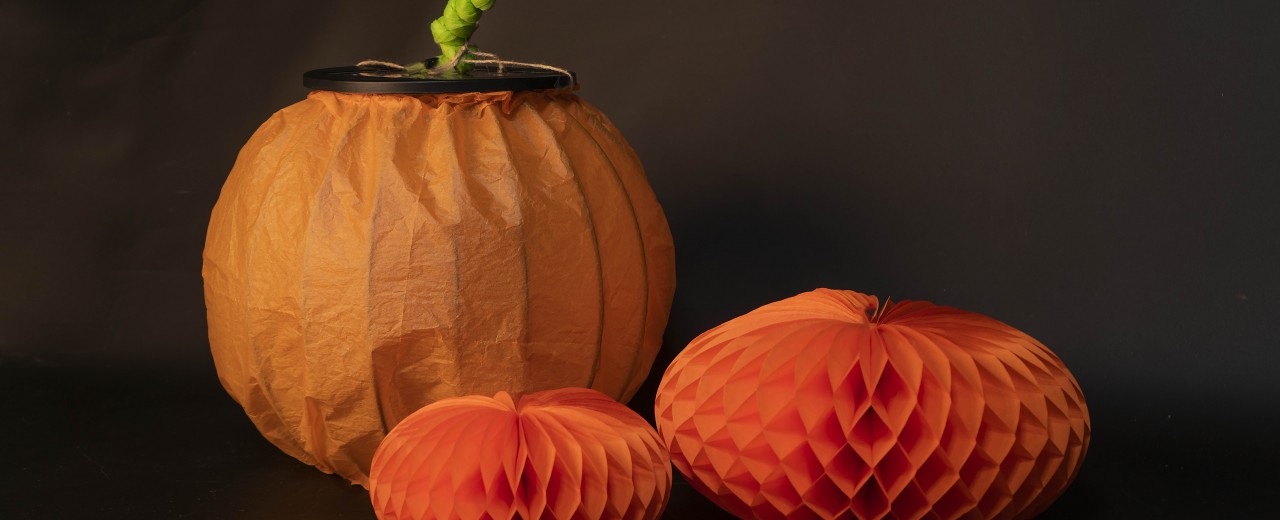 Cómo crear un ambiente terrorífico con la iluminación de casa en este Halloween.