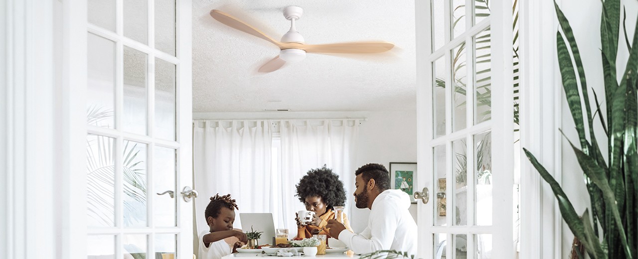 8 beneficios para la salud que te aporta un ventilador de techo.